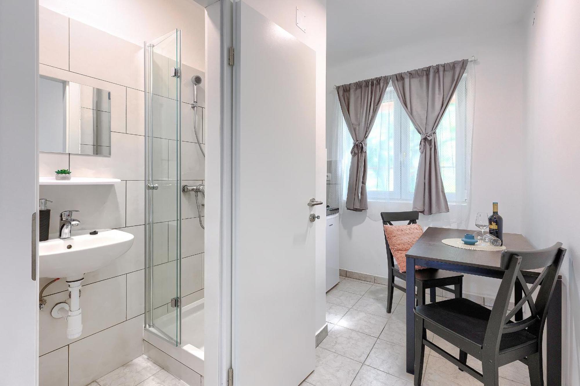 Hostel Monte Zaro *